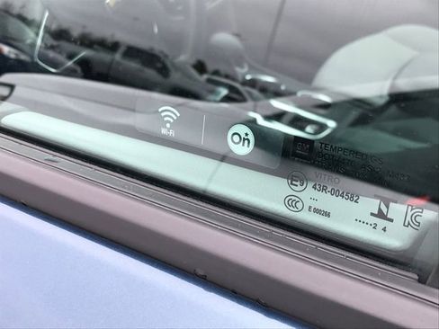 Used 2024 Chevrolet Equinox LS w/ LS Convenience Package image 3