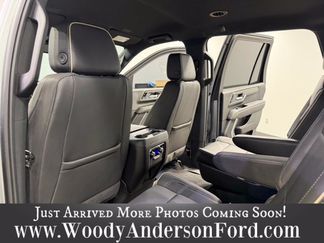 Used 2025 GMC Yukon Elevation w/ LPO, Elevation Black Package AWD/4WD image 24