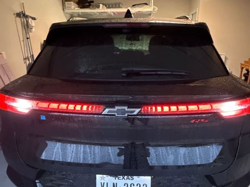 Used 2025 Chevrolet Equinox EV RS w/ Convenience Package II image 3