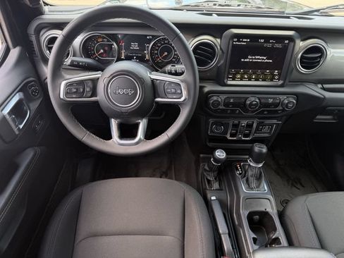 Used 2023 Jeep Wrangler Unlimited Sahara AWD/4WD image 12