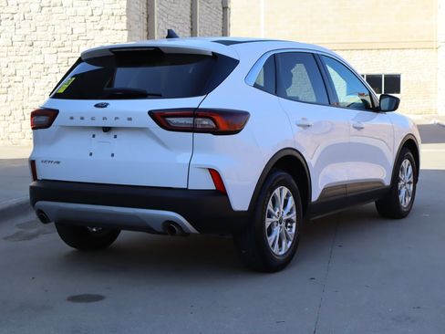 Used 2024 Ford Escape Active FWD image 3