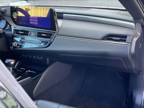 Used 2024 Lexus ES 300h F Sport w/ Accessory Package (Z1) image 18