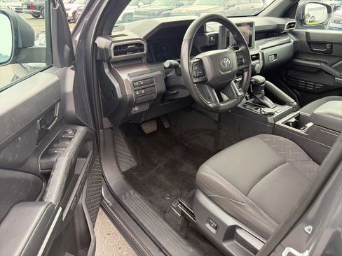 Used 2025 Toyota Tacoma SR5 AWD/4WD image 29