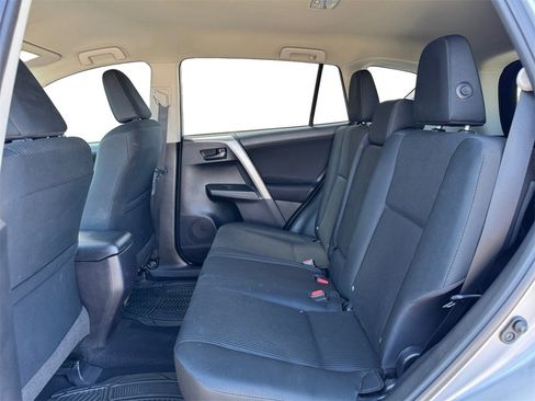 Used 2017 Toyota RAV4 LE image 18