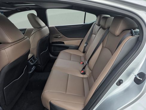 New 2025 Lexus ES 350 w/ Premium Package image 18