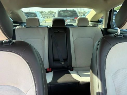 Used 2020 Ford Fusion SE w/ Equipment Group 151A FWD image 16