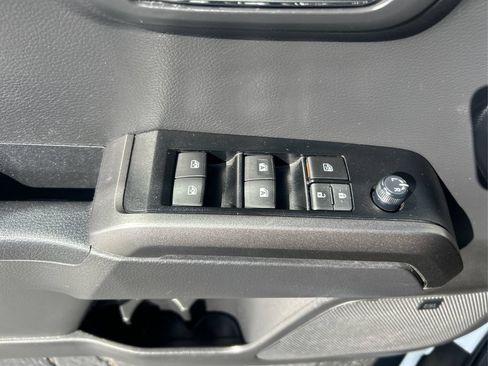 Used 2023 Toyota Tacoma TRD Off-Road w/ TRD Premium Off Road Package AWD/4WD image 32
