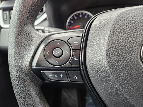 Used 2019 Toyota RAV4 LE FWD image 25