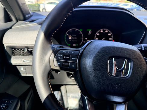 Used 2025 Honda CR-V Sport image 23