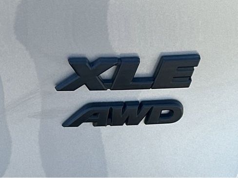 Used 2022 Toyota RAV4 XLE w/ Convenience Package AWD/4WD image 21
