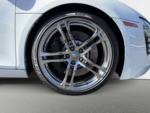Used 2011 Audi R8 V8 image 22