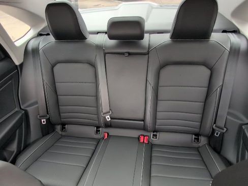 Used 2024 Volkswagen Jetta SE image 7