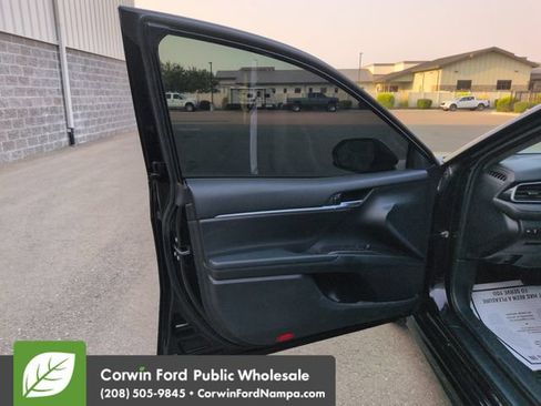 Used 2021 Toyota Camry SE AWD/4WD image 10