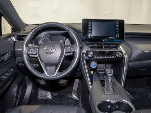 Used 2021 Toyota Venza XLE w/ Softex Package image 2