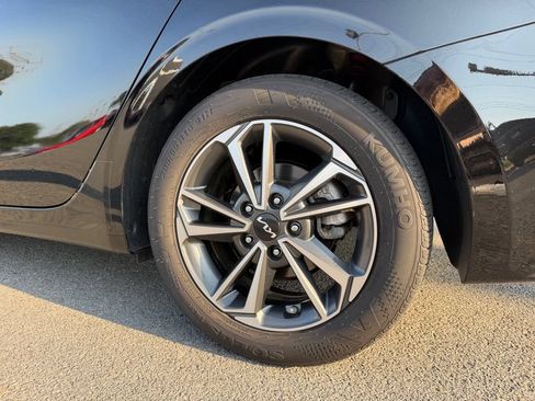Certified 2023 Kia Forte LXS w/ LXS Technology Package FWD image 32