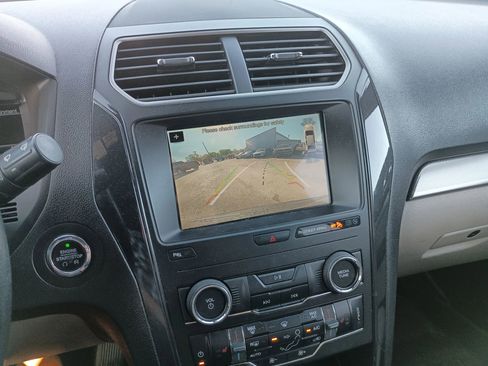 Used 2019 Ford Explorer XLT w/ Equipment Group 201A image 17