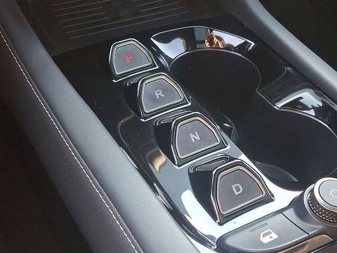 Used 2023 VinFast VF 8 Plus image 18