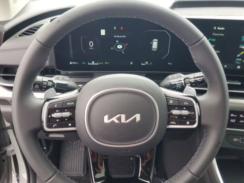 New 2026 Kia Carnival SX image 17