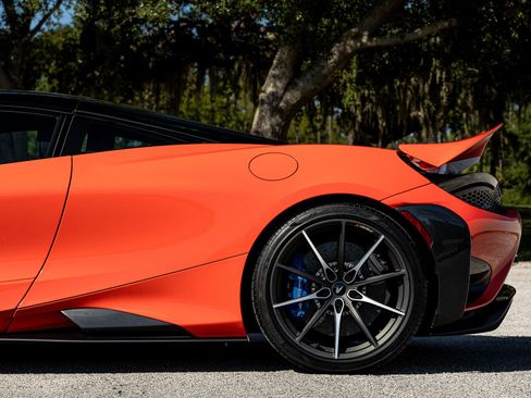 Used 2021 McLaren 765LT image 53