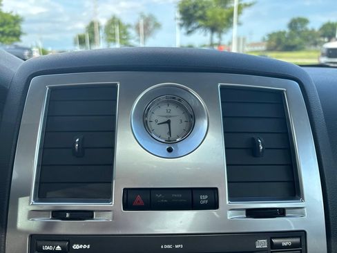 Used 2005 Chrysler 300 C w/ Sound Group II RWD image 61
