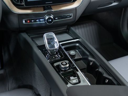 New 2026 Volvo XC60 B5 Plus w/ Climate Package AWD/4WD image 20