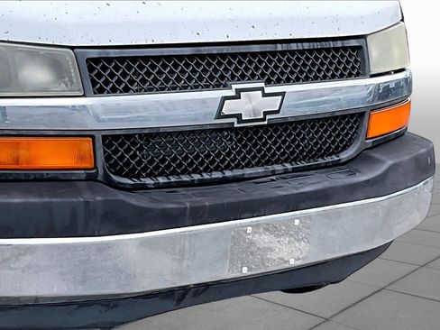 Used 2007 Chevrolet Express 3500 Extended Passenger w/ LT Preferred Equipment Group RWD image 25