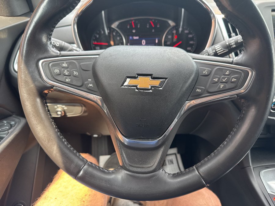 Used 2019 Chevrolet Equinox LT w/ Driver Convenience Package FWD image 25