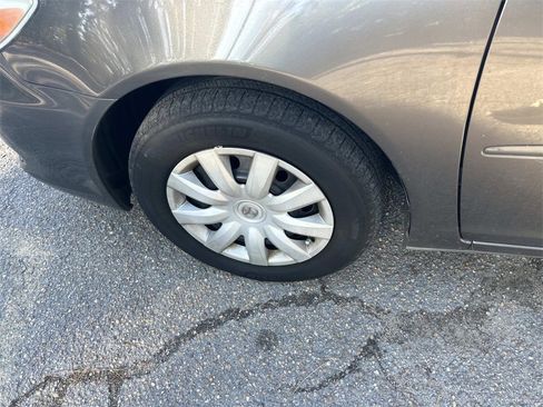 Used 2003 Toyota Camry LE image 14
