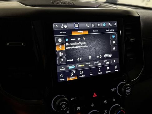 Used 2022 RAM 1500 Laramie AWD/4WD image 14