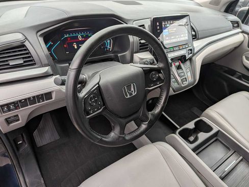Used 2019 Honda Odyssey EX-L image 2