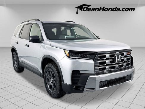 New 2026 Honda Pilot TrailSport image 7