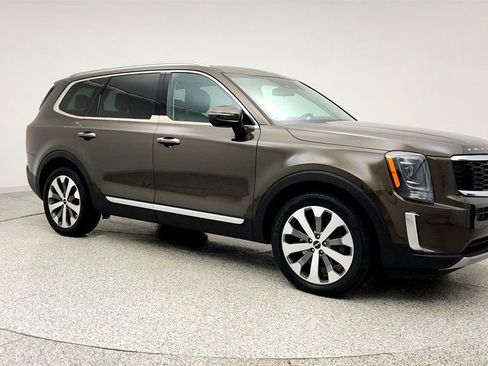 Used 2022 Kia Telluride S AWD/4WD image 3