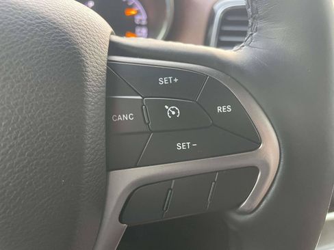 Used 2021 Jeep Grand Cherokee Overland AWD/4WD image 24