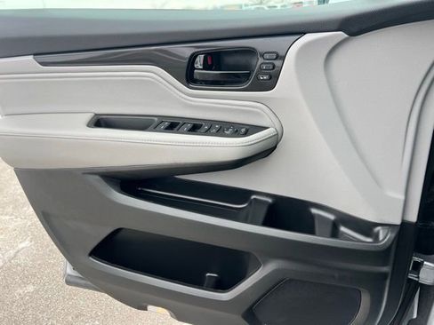 Used 2023 Honda Odyssey Touring image 25