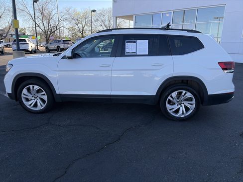 Used 2023 Volkswagen Atlas SE w/ Black Wheel Package image 9