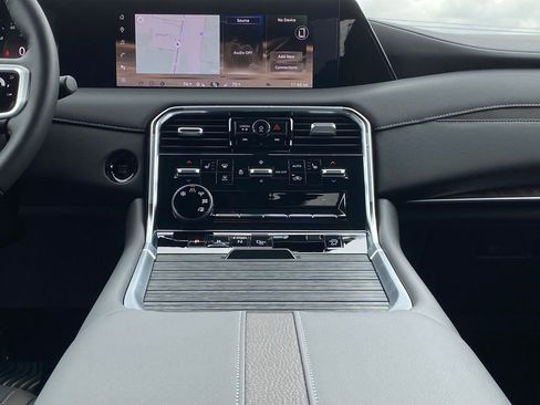 New 2025 Nissan Armada SL w/ Captain's Chari Seat Package image 27