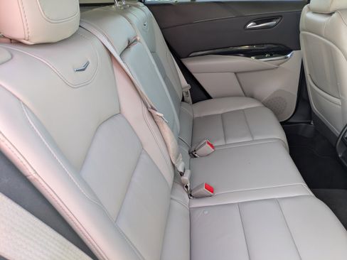 Used 2023 Cadillac XT4 Premium Luxury image 14