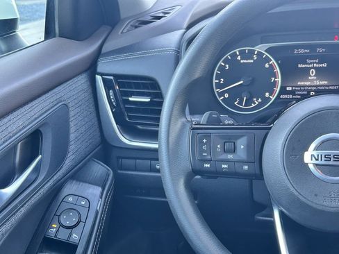 Certified 2021 Nissan Rogue SV image 13