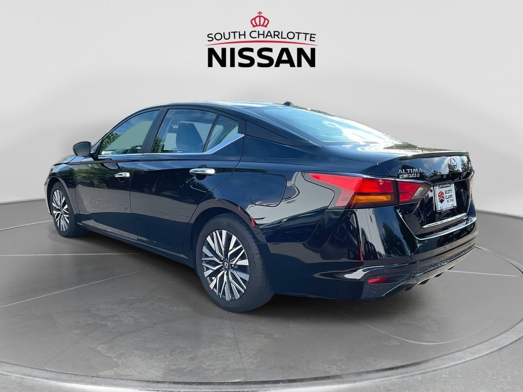 Used 2025 Nissan Altima 2.5 SV FWD image 4