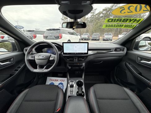Used 2025 Ford Escape ST-Line w/ Equipment Group 301A image 11