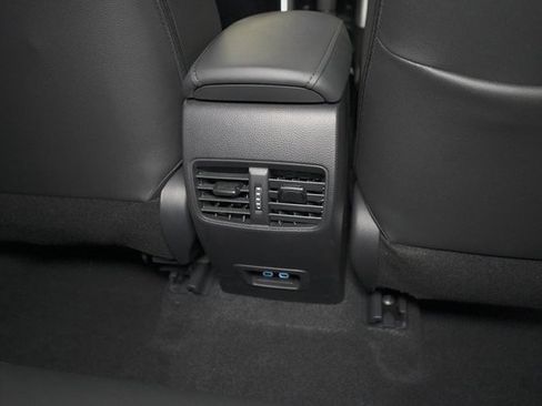 Certified 2024 Toyota Corolla Cross XSE image 33