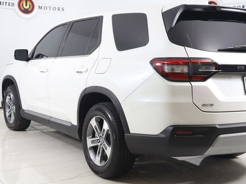 Used 2025 Honda Pilot EX-L image 23