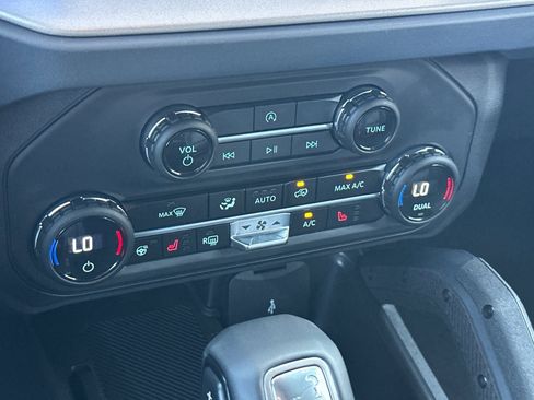 New 2025 Ford Bronco Outer Banks w/ Sasquatch Package image 20