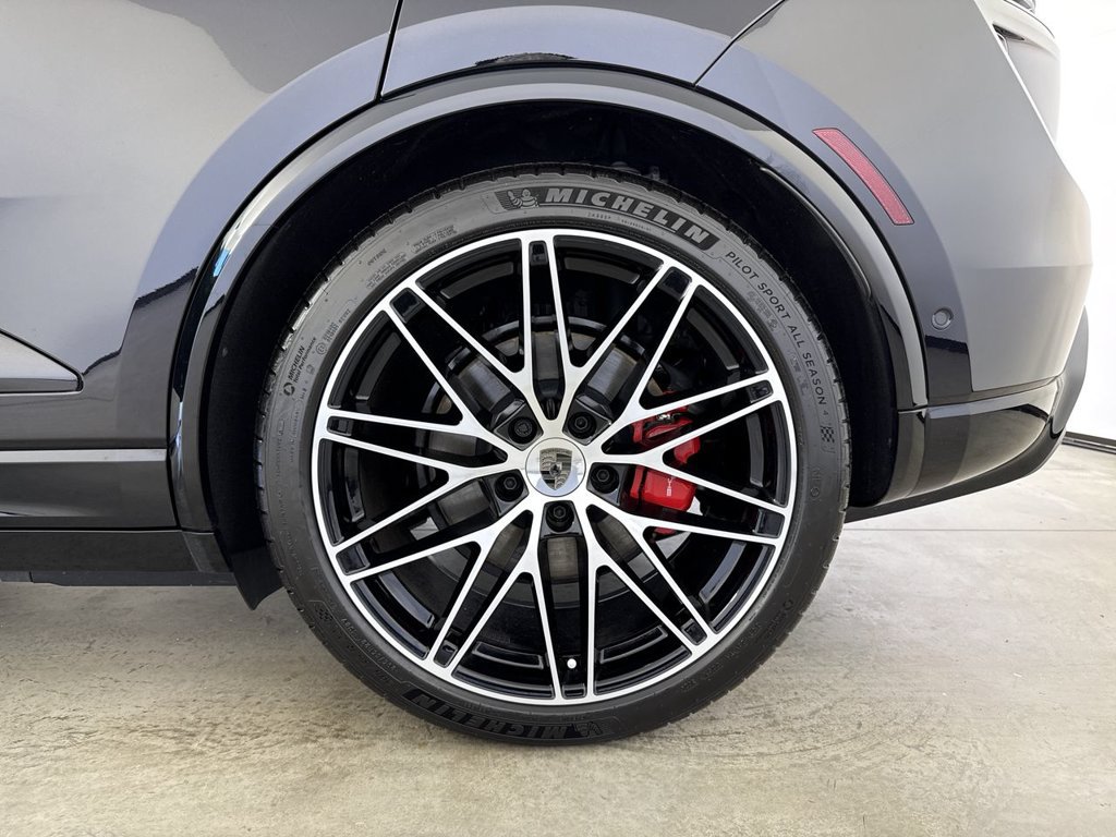 Certified 2025 Porsche Macan Turbo Electric AWD/4WD image 14