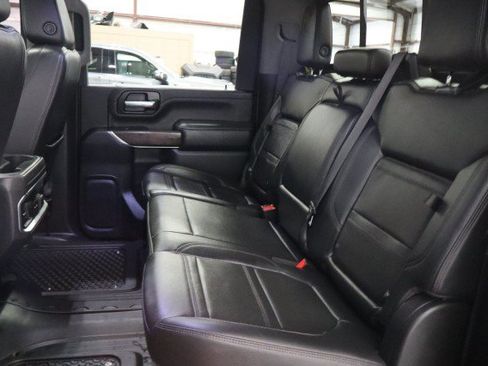 Used 2022 GMC Sierra 3500 Denali w/ Denali Black Diamond Edition AWD/4WD image 10