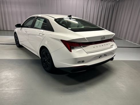 Used 2023 Hyundai Elantra Blue FWD image 5