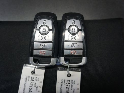 Used 2021 Ford Explorer XLT w/ Equipment Group 202A AWD/4WD image 21