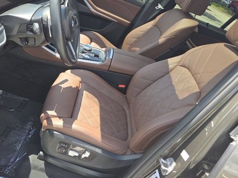 Used 2025 BMW X5 M60i AWD/4WD image 16