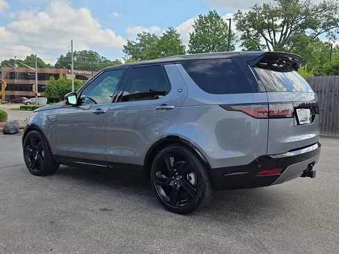 Used 2024 Land Rover Discovery Dynamic SE AWD/4WD image 3