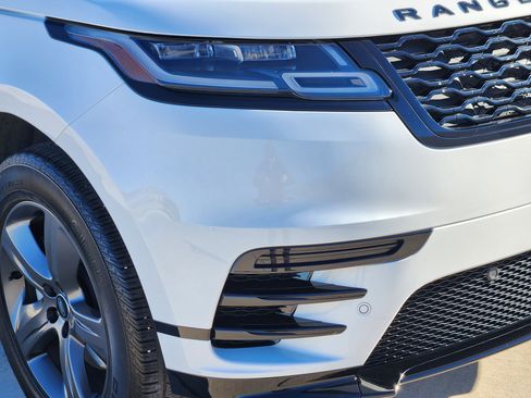 Certified 2022 Land Rover Range Rover Velar R-Dynamic S image 8